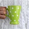 City to Cottage® Tazza da Caffellatte, Caffè Americano e Tè con Ampio Manico | Realizzata e Dipinta a Mano in Ceramica | Fantasia con Puntini a Pois Verde Lime e Bianco | Idea Regalo