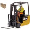 Diecast Master CAT EP16(C)PNY LIFT TRUCK 1:25