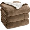 Bedsure Coperta in Pile Sherpa - Plaid Divano e Letto, Coperta Calda Accogliente, Sherpa Extra Spessa Morbida, Coperta Termica Copridivano Matrimoniale, XXL 220x240 cm, Cammello