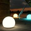 Solar Centre Shapelights® - Mini sfera luminosa da interni ed esterni, ricaricabile tramite USB, ad energia solare, cambia colore, 20 cm