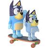 Bluey Skateboard: Coffret De 2 Figurines Articulées Avec Accessoires (6,3 cm) Et Son Papa (8,3 cm)