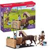 Schleich HORSE CLUB | Zona lavaggio con HORSE CLUB Emily & Luna 42438 | set con personaggi, numerose funzioni e tanti accessori | regalo per ragazzi e ragazze | set da gioco dai 6 anni | 19 pezzi