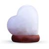 Lampade di Sale Store Lampada di Sale Himalayano USB Bianca scolpita a forma di Cuore 600 g con luce Led RGB e base in legno