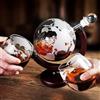 PIPITA globo- Set di decanter per whisky da uomo, 28.7oz, con due bicchieri, set di decanter in vetro senza piombo fatto a mano con design unico a globo, regalo di anniversario, compleanno