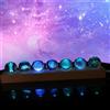 BlyeMichdi Sfera di Cristallo Chakra di 7 Colori con Base in Legno a LED da 40 mm, Luce Notturna a Forma di Pianeta Sfera di Cristallo Incandescente, per Regalo di Compleanno Decorazione per la Casa