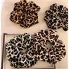 MSLSOZ 4 elastici per capelli con stampa leopardata, elastici per capelli lisci, elastici per coda di cavallo, grandi elastici vintage adatti per le donne (4 colori).