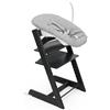 Stokke Sedia Tripp Trapp di Stokke (Nera) con Newborn Set (Grigio) - Per neonati fino a 9 kg - Confortevole, sicuro e facile da usare