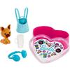 Barbie Color Reveal Assortimento Cuccioli in Confezione a Forma di Cuore con 5 Sorprese, Giocattolo per Bambini 3+Anni, GPD25