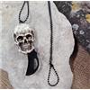 V-STORM COLLANA TESCHIO CON COLTELLO