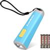 EverBrite Mini Torcia LED (Blu), Torcia Portatile da 46g con Luce Gialla Calda, Ideale per Lettura, Campeggio e Passeggiate, con 3 Batterie AAA Incluse, Perfetta come Regalo