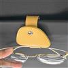 Qirc Porta occhiali da sole in pelle per auto, 2 pezzi, supporto magnetico per occhiali da sole, clip per occhiali da vista auto, adatto per visiera interna dell'auto e occhiali di diverse dimensioni