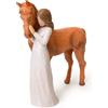 Eremaoy Regali di cavallo per ragazze e donne, ragazza accarezza cavalli decorazione in resina per gli amanti dei cavalli, statuette scolpite dipinte a mano, decorazione commemorativa regalo per
