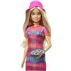 Barbie Set da viaggio Italia Bambola Bionda, Vestiti Rosa, Accessori pizza cappuccino serie PINK PASSPORT