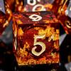 ARUOHHA Liquid Core - Set di 7 dadi in resina con bordi affilati, compatibili con giochi di ruolo di D&D, con numeri dorati, Dungeons rossi, con confezione regalo, set di dadi D e D D20 D10 D6