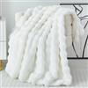 Casa Carina Faux Fur Throw Blanket Fleece Bubble Blanket Super Soft Fluffy Fuzzy Plush Blanket-Cozy and Thick for Couch Chair Bed 130x160cm Bianca