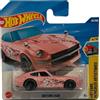 Hot Wheels - Datsun 240Z - Art Cars 4/10 - JBB66 - Rosa Fiori di ciliegio - Mainline 62/250 - Mattel 2025 (licenza Nissan) - 1:64