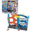 MATTEL Cars Pista di Lancio Piston Cup con Saetta McQueen 50 cm