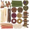 Pethee Set di 45 giocattoli per conigli, giocattoli da masticare naturali per conigli e piccoli animali, bastoncini di fieno Timothy, bastoncini di legno di mela, palline e carote, giocattoli per la