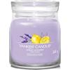 YANKEE CANDLE Candela profumata firmata, Candela in barattolo medio alla lavanda al limone con doppio stoppino, Candela in miscela di cera di soia, Regalo perfetto per le donne 1630004E