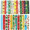 YAAVAAW Braccialetti a scatto Natale per bambini e ragazze, riempimenti buste festa e calzini Natale, 27 pz all'ingrosso, favori festa