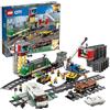 LEGO City Treno Merci Giocattolo con Locomotiva Telecomandata - con Camion Giocattolo, Carrello Elevatore, 32 Binari, Semafori e 6 Minifigure - Regalo Creativo per Bambini e Bambine da 6 Anni - 60198