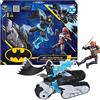 DC Comics DC Batman, CrawlerBat-Tech con Esclusive Action Figure di Deathstroke e Batman da 10,2 cm, Include 12 Accessori, Giocattoli per Bambini dai 3 Anni in su