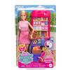 Mattel Barbie - Malibu fa la spesa, bambola bionda e bancarella del mercato con 11 accessori a tema, set ispirato al film Barbie e Teresa La Ricetta dell`Amicizia,Mattel,Eta 3+