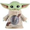 Mattel Star Wars The Mandalorian e Grogu - Grogu, peluche ispirato al film e alto 28 cm con testa in vinile e ricamo sul petto, corpo e mani morbide in tessuto, 3+ anni, JKN43