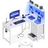 Coleshome Scrivania Gaming con LED, 110 x 80 cm Reversibile Tavolo Gaming con Cassetti e Prese, Scrivania Angolare con Ripiani e spazio di archiviazione, Bianco