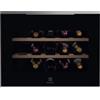 Electrolux PRONTA CONSEGNA - SPEDIZIONE IMMEDIATA Electrolux Serie 800 KBW6X Cantinetta Vino da Incasso 15 Bottiglie Classe F Cellar PRO 5 Altezza 45 cm Estetica vetro nero con profili in acciaio