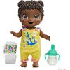 Baby Alive Baby Gotta Bounce Doll, vestito canguro, rimbalza con 25+ SFX e risatine, bevande e bagnati, giocattolo per capelli neri per bambini dai 3 anni in su