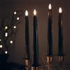 Lights4fun TruGlow® - Set di 4 candele a LED con telecomando, in vera cera, colore nero, 24 cm