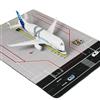 QIYUMOKE 1/300 A330 Beluga XL modello di aeroporto con tappetino in gomma e 5 auto Diecast in metallo, per adulti, collezionisti e decorazioni (tappetino: 25 x 35 cm)