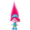 Mattel Trolls 3 - Tutti Insieme - Regina Poppy, bambolina dai morbidi capelli con abito rimovibile e accessori a sorpresa, look ispirato al film, giocattolo per bambini, 3+ anni, HNF06
