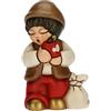 THUN - Presepe 2022 - Statuina Presepe Bimbo con Mela in Ceramica Decorata a Mano, Versione Vestito Rosso - Linea Presepe Classico - 4,3x3x6,5 cm h