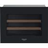 Hotpoint Ariston Cantinetta Vino da Incasso 19 Bottiglie, Classe F - Ripiani in Legno, Temperatura 5 - 18 °C, Vetro Anti UV, Luce Interna, colore Nero - HAW45S2B