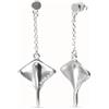 Uno de 50 Orecchini lunghi placcati in argento sterling con una manta -