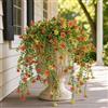 Aisamco Fiori sospesi artificiali per esterni, 4 pezzi di decorazioni di piante finte, fiore di seta finta resistente ai raggi UV con foglie di eucalipto per fioriera esterna cortile portico patio balcone