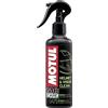 Motul - Spray Detergente per Caschi e Visiere da Moto - Brillantezza Senza Aloni - Azione Anti-Insetti - Formula Neutra e non Aggressiva - MC Care Helmet & Visor Clean M1-250 ml