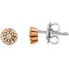 DAMIANI Orecchini punto luce Damiani collezione Margherita in oro bianco 18kt e diamanti bianchi 0,20ct con chiusura a farfallina. Il gioiello è venduto con scatola e garanzia Luxury Zone.