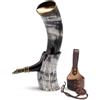 Norse Tradesman Corno da bere vichingo in corno di bue autentico da 50 cm con supporto per corno e ornamenti di lupo in ottone | Sacco regalo di juta incluso | Horn Stand - Adorned, Polished, 30 cm
