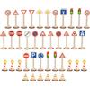 goki 53761 - Il mio grande set di segnali stradali, set di 40 segnali stradali in legno, gioco educativo per bambini a partire dai 3 anni
