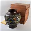 Vecchio vaso di fiori con motivo floreale ed erba color smalto cloisonne cine...