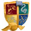 Noble Collection Poduszka Harry Potter z Plush Figurką Złotego Znicza i Herbem Quidditcha
