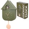 Fisura - Horloge coucou vert olive avec cadran beige. Horloge murale originale en ABS. Idée déco à offrir. 3 piles AA non incluses. Dimensions : 21,5 x 8 x 41,5 cm.
