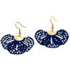stylen Orecchini Pendenti in Tessuto Blu Navy a Ventaglio - Design Traforato Dettagli Oro - Orecchini Boho Chic Leggeri e Artigianali - Gioielli in Tessuto Leggeri da Indossare.