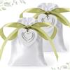 Sonekin 25 Pezzi di Sacchetti Regalo in Raso Sacchetti Confetti Matrimonio per Matrimonio con Nastro e Ciondolo a Forma di Cuore(Verde)