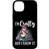 Crafty per mamma Scrapbook Crafts Custodia per iPhone 14 Plus Divertente Artigiani I'm Crafty and I Know It Orso Artigiano