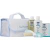 Chicco Set Idea Regalo Baby Moments, Con Acqua di Colonia 100ml, Bagno Delicato Corpo e Capelli 200ml, Crema Corpo 200 ml, Spazzola e Pettine, Tutto il Necessario per il Bagnetto, Blu, 0 Mesi+