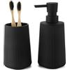 GAHEFY Set di 2 accessori da bagno, dispenser di sapone da 250 ml e bicchiere per spazzolino, design moderno con scanalature in plastica ABS, per lavandino e mensola da bagno (nero)